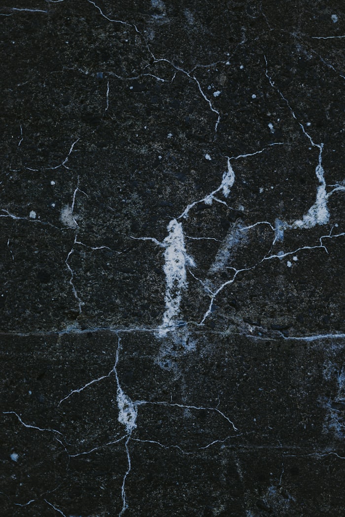 Dunkle Granitoberfläche